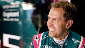 Vettel, britanya gp'nin ardından tribünlerdeki çöplerin toplanmasına yardım etti. Formel 1 Sebastian Vettel Erklart Seine Form Explosion Endlich Hat Er Den Aston Martin Verstanden