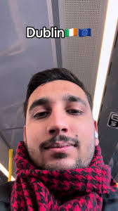 Elliot Chambers's Instagram, Twitter & Facebook