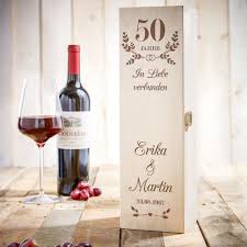 Tolle sektgläser zur hochzeit und andere gläser mit gravur. Gravierte Weinkiste Zur Goldenen Hochzeit Personalisiert Geschenke Zur Goldenen Hochzeit Diamantene Hochzeit Silberhochzeit Geschenk