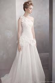 vera wang wedding dresses online uk universities gown of