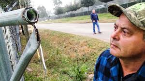 Burglary suspect chase ends in bayou crash in southeast Houston