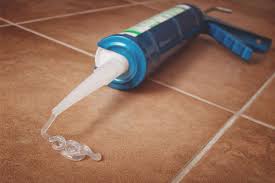 Kurumuş bir plastik boya lekesi için temizlik firmalarından yardım alınabilir. Banyo Ve Fayanstan Silikon Dolgu Macunu Nasil Cikarilir