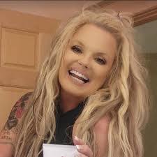 Reena Dixon's Instagram, Twitter & Facebook