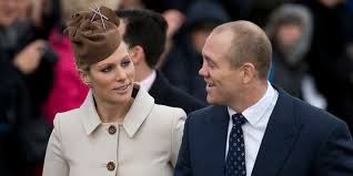 Zara phillips ist anders als die restlichen royals die nummer 13 der britischen thronfolge passt auf den verkauf der fotorechte an ihrer hochzeit soll die als geschäftstüchtig bekannte phillips. Mike Tindalls 41 Oma War Gegen Hochzeit Mit Zara Phillips