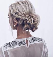Parcourez notre sélection de coiffure mariage bohème : La Tresse Boheme Une Coiffure De Mariee Elegante E Lcv