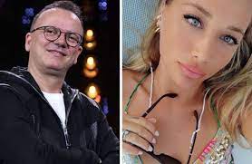 Secondo quanto trapela, ma non c'è certezza al momento, potrebbe trattarsi di denise esposito, 28enne grande fans di d'alessio. Mktxgr04anv9ym