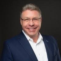 Geoffrey Weaver's Instagram, Twitter & Facebook