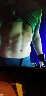 Spoilers] Stephen Amell's abs on Grant Gustin's torso, from the Elseworlds  trailer : r/arrow