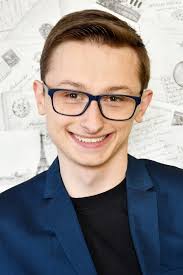 Daniel Knapik psycholog, terapeuta środowiskowy i podcaster. Poznajcie tę  ciekawą postać!