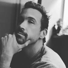 Stream Aaron Munro music