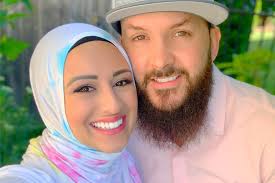 The term can refer to any hair, head, face, or body covering. Toronto Influencer Couple Started An Eco Friendly Tie Dye Hijab Company