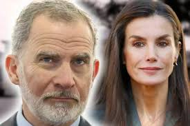 The trail left by King Felipe's plane reveals Queen Letizia's secret