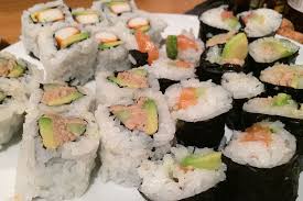 Faire Des Sushi Funky Japan Recette Avocat Thon Recette Sushi Maki Recettes De Cuisine