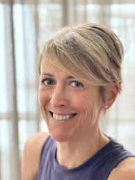 Yogalehrende und Studioteams