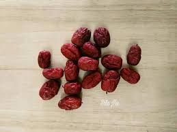 Mari buktikan khasiatnya dengan mengonsumsi kurma dari sekian banyak jenis kurma yang ada, kurma ajwa adalah jenis yang banyak dikonsumsi. Minuman Khas Kaum Wanita Air Rebusan Jujube Melancarkan Darah Ketika Bulan Mengambang