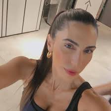 אליעזר והגזר 🥕🥕🥕 לילו ושי המתוקות עבדו מינואר על הגזר.. יש בפנים בקבוק  שתיה של ליטר וחצי וכדור קלקר גדול והמון המון שכבות של פיסות עיתונים שהן  הדביקו בחריצות לפחות פעם או