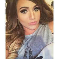 Lisa-Marie Rouse (@Lisarousey)