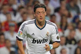 Ozil had been in negotiation over a new arsenal deal but talks, ongoing for ozil has been linked with a return to real madrid in germany. Gerucht Aus Spanien Real Madrid Mesut Ozil Zu Borussia Dortmund