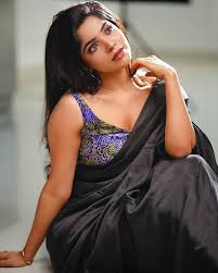 Divya Bharathi Tamil Actress Bio Age Wiki Movies Hd Images News Videos Studymeter She first starred in bobilli raja in 1990 and went on to star in 14 hindi films in 1992. divya bharathi tamil actress bio age