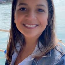 Noemi Roman's Instagram, Twitter & Facebook