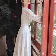 Đầm Maxi trắng tay dài, cổ vuông phối ren thời trang | Chiaki.vn