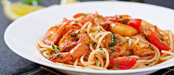 Ajouter tous les fruits de mer (ou votre préparation surgelée), bien. Spaghetti De Pates Aux Crevettes Tomate Et Persil Repas Sain Nourriture Italienne Photo Gratuite