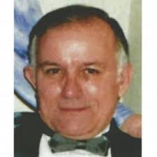 Robert Ripa's Instagram, Twitter & Facebook