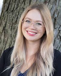 Lauren Keyser's Instagram, Twitter & Facebook