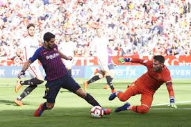 Born 29 march 1989) is a czech professional association football player who plays as a goalkeeper for sevilla. Tomas Vaclik Pictures Photos Images Zimbio