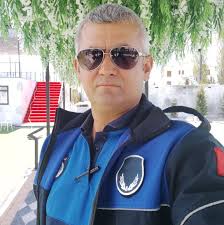 Niğde İli Çamardı İlçesi. Traktör ve projektörle far avı yapan üç kişi  yakalanmıştır. Traktör, iki tüfek, bir projektör ve bir adet tavşanın  mülkiyeti kamuya geçirilmiştir.