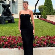 Influencer nuda February 24, 2025.