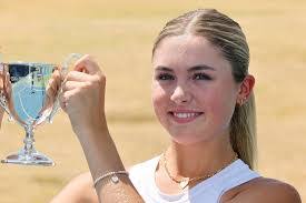 Michelle Hovde's Instagram, Twitter & Facebook