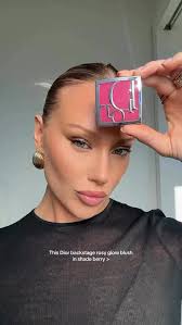 🎥✨ Patricia Double Blush ✨ Rəngin sehrini kəşf et! 🌸💖 🔹 İki tonlu enlik 