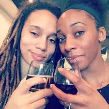 Since then griner has moved on with another woman named lola. Proud Lesbian Brittney Griner No More Relationships With Women Boyfriend Girlfriend Rumors After Annulled Marriage