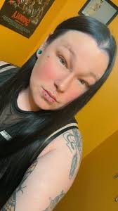 Does anyone know any English speaking piercers around Caen area?