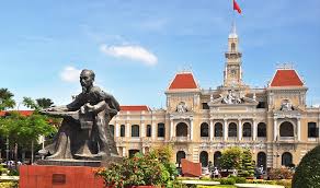 Hồ chí minh (/hoʊ tʃiː mɪn/; Tempat Wajib Yang Harus Dikunjungi Jika Anda Ke Bandar Ho Chi Minh Vietnam Cham Ais