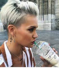 Pin de Mandy D en hair