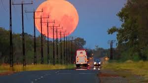 Big Bright Red Moon Rising Over Alice Springs In The Red Centre Australia Australia Landscape Moon Rise Northern Territory