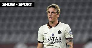 Zaniolo non si è insomma fatto distrarre dagli insulti rivolti alla madre, risultando tra i migliori della roma e colpendo ben due pali nel primo tempo prima di essere costretto al cambio nel finale di gara. Juventus Interested In Zaniolo The Club Is Attracted By The Low Salary Of The Player Roma Juventus Seria A
