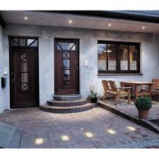 L Esterno Di Un Abitazione Illuminato Con Faretti Led A Incasso Bianchi Solar Pflaster Steine