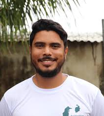 Christian Carias's Instagram, Twitter & Facebook