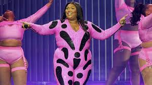 Singer Lizzo says shes not the villain after her former dancers claim  sex harassment | Euronews