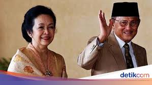 Mengalami gejala ispa, seperti batuk, pilek, sesak napas dalam 7 hari terakhir. Tahlilan Habibie Digelar 40 Hari Keluarga Sama Seperti Ibu Ainun
