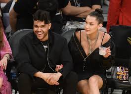 Feb 16, 1990 · the weeknd has been in a relationship with runway model bella hadid since early 2015. Bella Hadid And The Weeknd Are Once Again Blowing Up Each Other S Instagram Stories Glamour