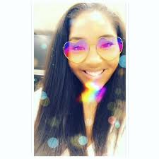 3 generations coming through in support of Single Not Searching starring  this lady I call mom but I think y'all call her Lisa Raye 😜