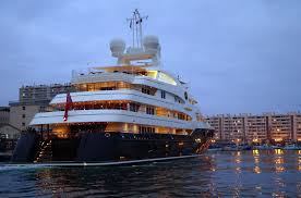 Old toulon, with its fountain and olive trees, is wonderfully provencal. Entree Dans Le Port De Toulon Ports Toulon Provence Mediterranee