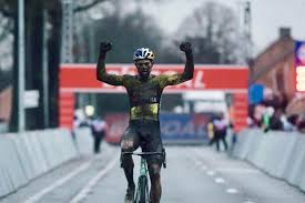 A new team always takes getting used to, but the results were not as hoped. Capovelo Com Van Der Poel Van Aert Pidcock Headline The Uci Cyclocross World Cup