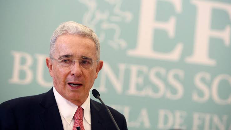 Colombia: investigan al expresidente Álvaro Uribe por presunta corrupción  electoral - France 24
