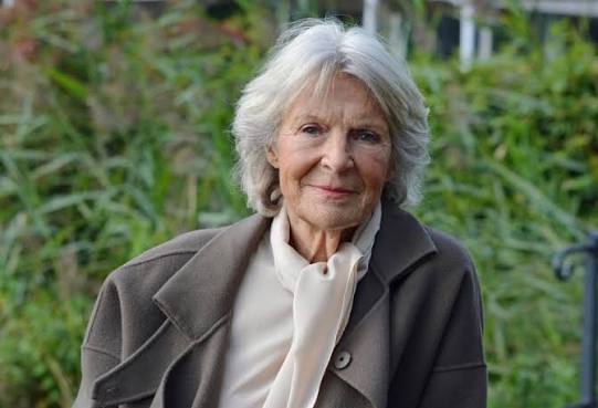 Annemiek Schrijver blikt terug met prinses Irene & Herman Finkers Wandelen  met God | KRO-NCRV KRO-NCRV