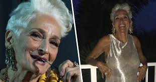 Se spune ca odata ce implinesti 50 de ani lasi cei mai frumosi ani in urma, dar asta nu pare lipsa constrangerilor a facut insa ca femeile sa se confrunte cu un vid informatic in ceea ce priveste felul in care ar trebui sa arate de la o varsta incolo. Cum AratÄƒ O Femeie In VarstÄƒ De 83 De Ani Care Face Ravagii Pe Site Urile Matrimoniale Fac Amor Cu MulÈ›i BÄƒrbaÈ›i È™i E Foarte Bine Cancan Ro